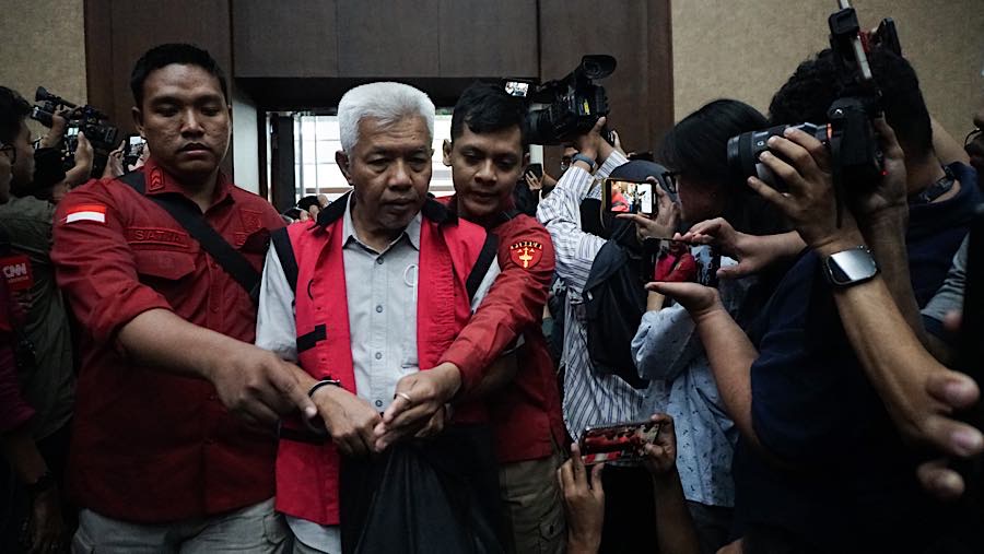 Selain Febrie, Nurman Herin juga ikut menjalani sidang perdana bersama Eks Jampidsus tersebut. (Bloomberg Technoz/Andrean K)