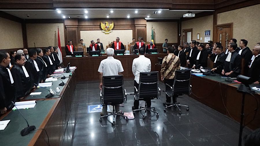 Terdakwa dugaan TPPU Febrie Adriansyah, Don Ritto dan Nurman Herin menjalani sidang di Pengadilan Tipikor, Rabu (7/10/2026). (Bloomberg Technoz/Andre)