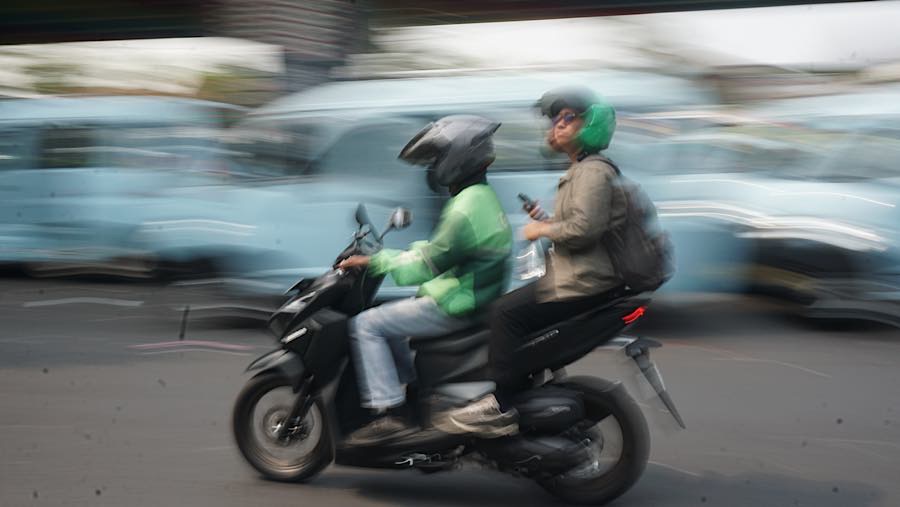 Status ojol juga tetap menjadi mitra perusahaan. (Bloomberg Technoz/Andrean Kristianto)