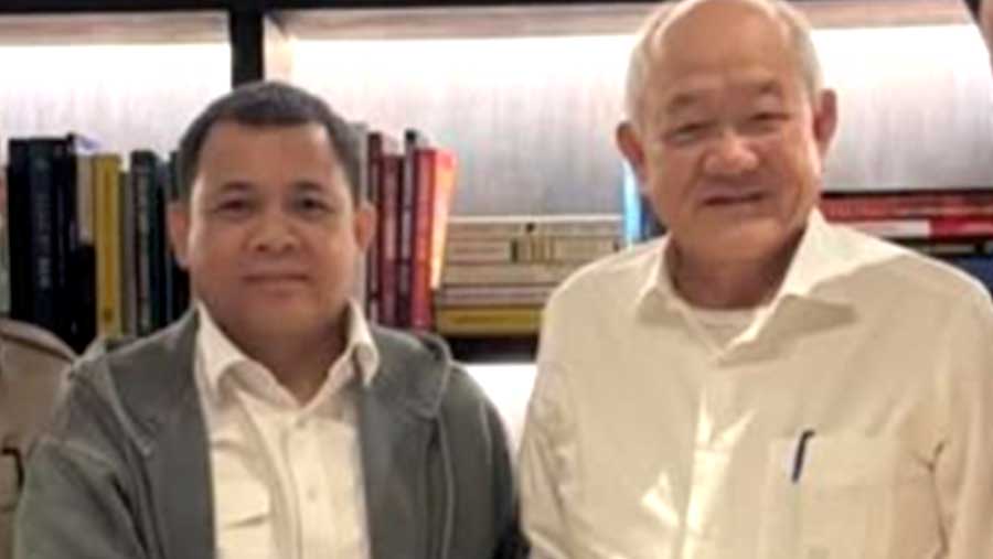 Pemilik Jhonlin Group, Andi Syamsuddin Arsyad (Haji Isam) dan Pendiri Bayan Resources, Low Tuck Kwong. (Tangkapan layar Instagram/ @alwincc)
