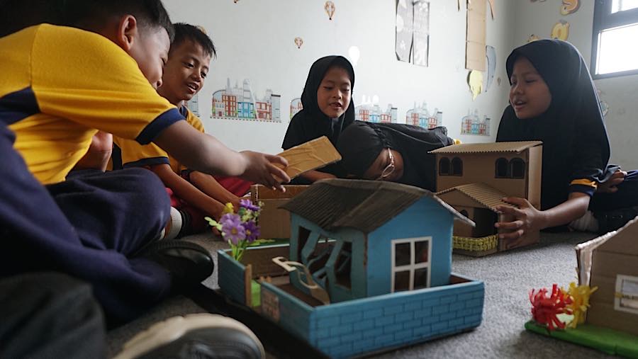Fasilitas pendidikan dapat dikembangkan tanpa harus memperluas bangunan secara horizontal. (Bloomberg Technoz/Andrean Kristianto)