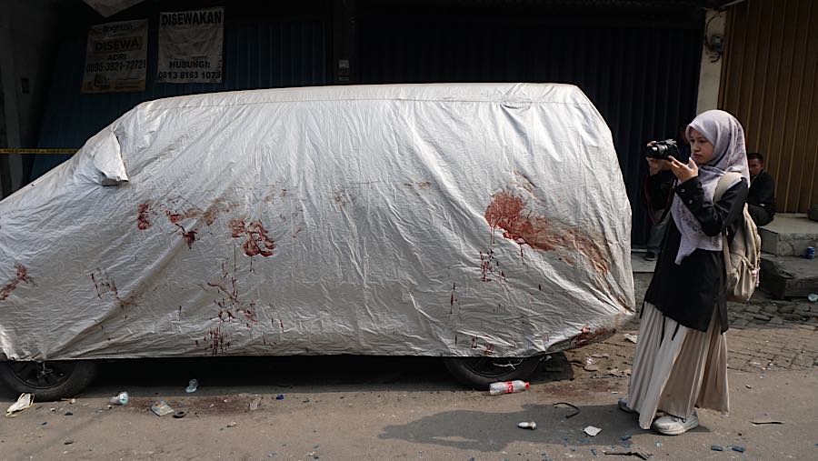 Suasana kerusakan akibat ledakan di Pasar Cimanggis, Tangerang Selatan, Banten, Kamis (15/10/2026). (Bloomberg Technoz/Andrean Kristianto)