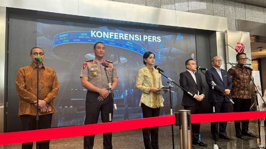 Keterangan pers Kapolri Suyudi Ario Seto terkait janji pengusutan dugaan tindak pidana di pasar modal. Bloomberg Technoz/Sabrina Mulia