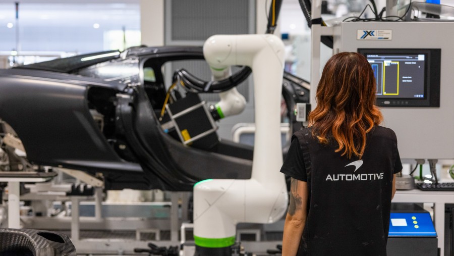 Fasilitas perakitan McLaren Technology Centre di Woking, Inggris. (Chris Ratcliffe/Bloomberg)
