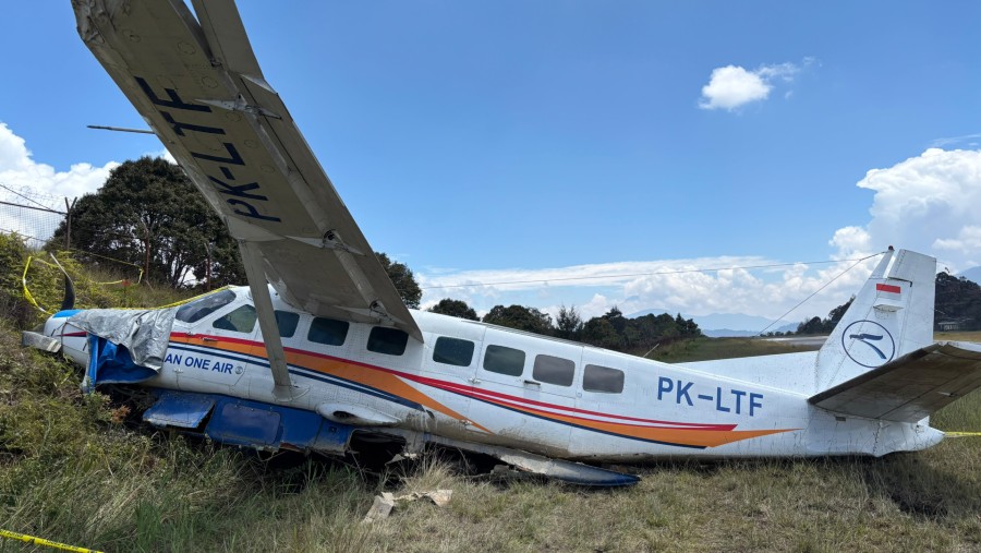Pesawat udara milik PT. Asian One Air jenis Cessna 208B dengan registrasi PK-LTF mengalami insiden di Papua Tengah, Sabtu (24/10/2026)./dok. Kemenhub