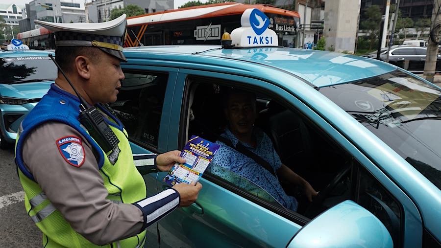 Polda Metro Jaya mengerahkan 2.938 personel gabungan untuk mendukung pelaksanaan operasi tersebut. (Bloomberg Technoz/Andrean Kristianto)
