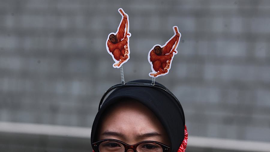 Mereka juga menyoroti kebijakan energi nasional yang mereka anggap mengancam masa depan generasi mendatang. (Bloomberg Technoz/Andrean Kristianto)